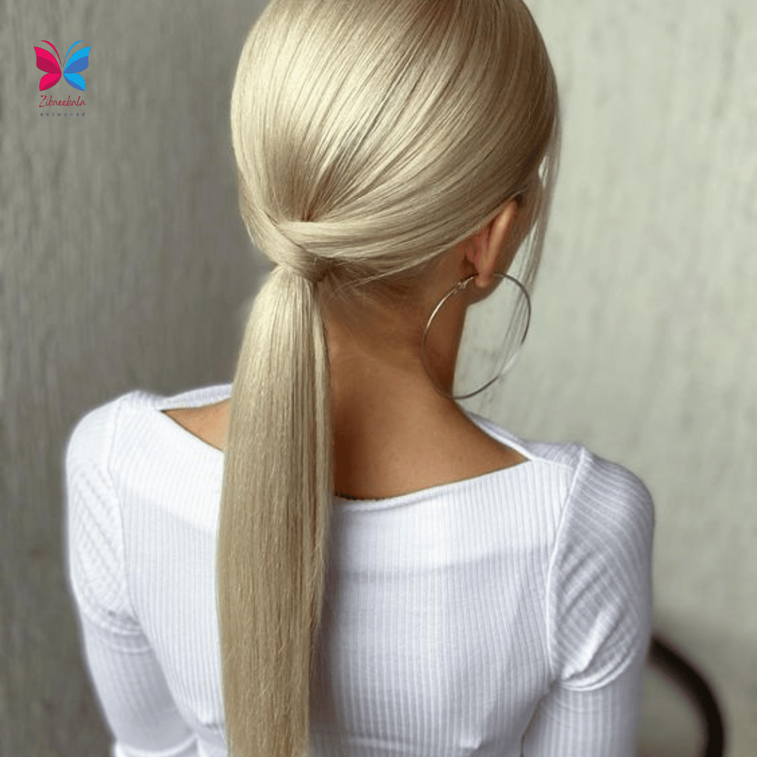دم‌اسبی صاف و براق که از پشت سر محکم بسته شده است